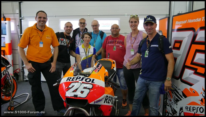 Gruppenaufnahme in der Honda - MotoGP - Box