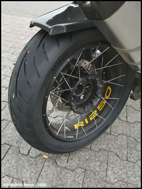 Mitas Touring Force auf R 1250 GSA - hinten - eingefahren