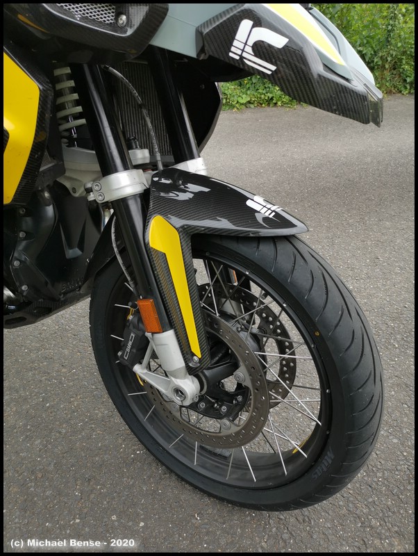 Mitas Touring Force - vorne - eingefahren auf R 1250 GSA