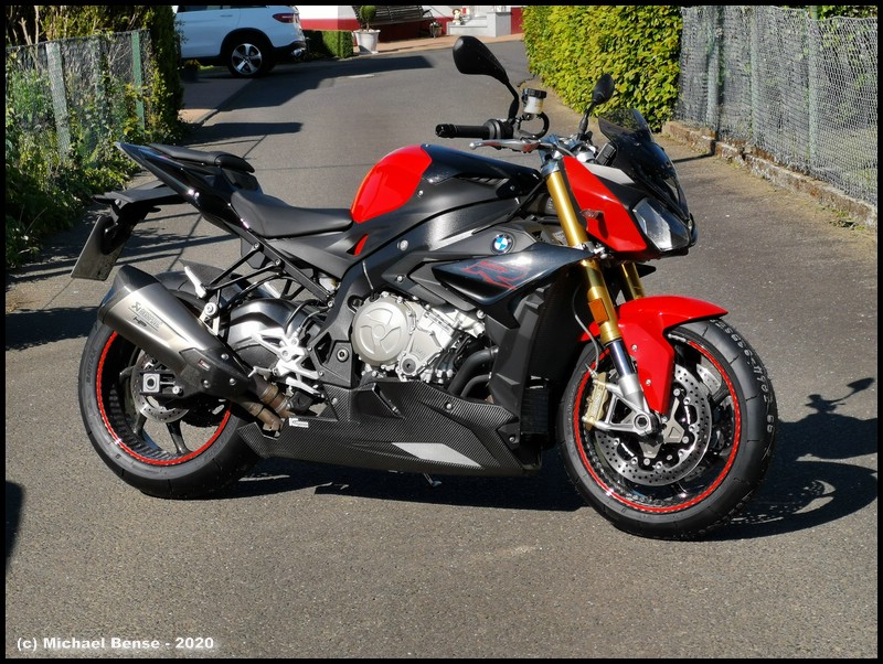 BMW S 1000 R mit Bridgestone RS 11