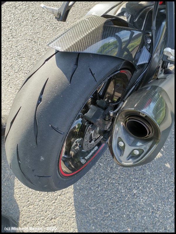 Bridgestone RS 11 auf BMW S 1000 R wieder "zu" gefahren