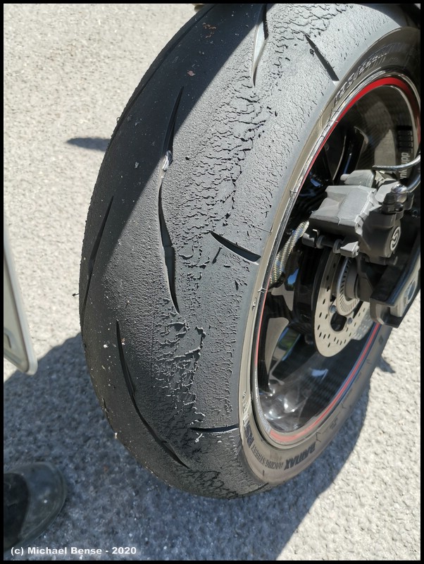 Bridgestone RS 11 auf S 1000 R gut angefahren.