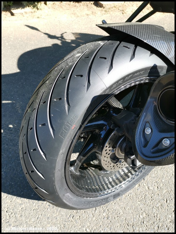 Metzeler Roadtec 01 SE - Hinten auf S 1000 R