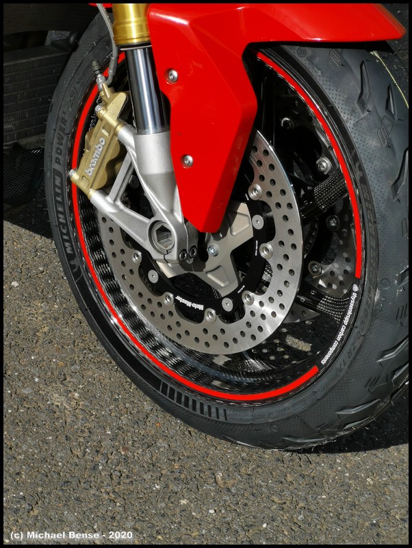 Thyssenkrupp Carbonrad vorne mit Michelin Power 5