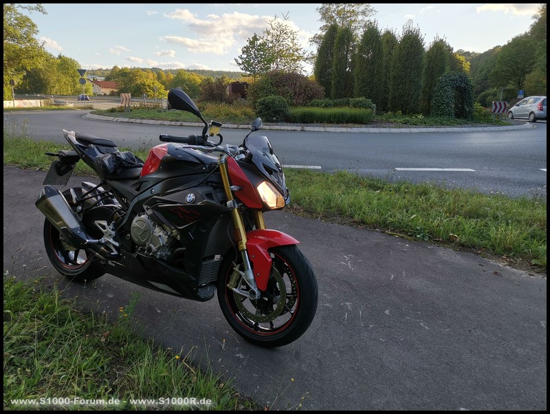 S22 auf BMW S 1000 R