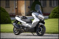 BMW_Maxi_Scooter_C400GT_2019_02.jpg