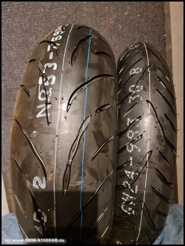 Bridgestone T 32 und T32 GT (hinten) neu