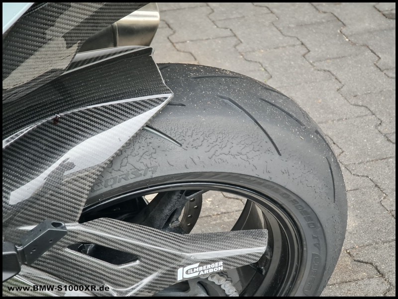 Pirelli Diablo Rosso 4 Corsa - hinten - angefahren