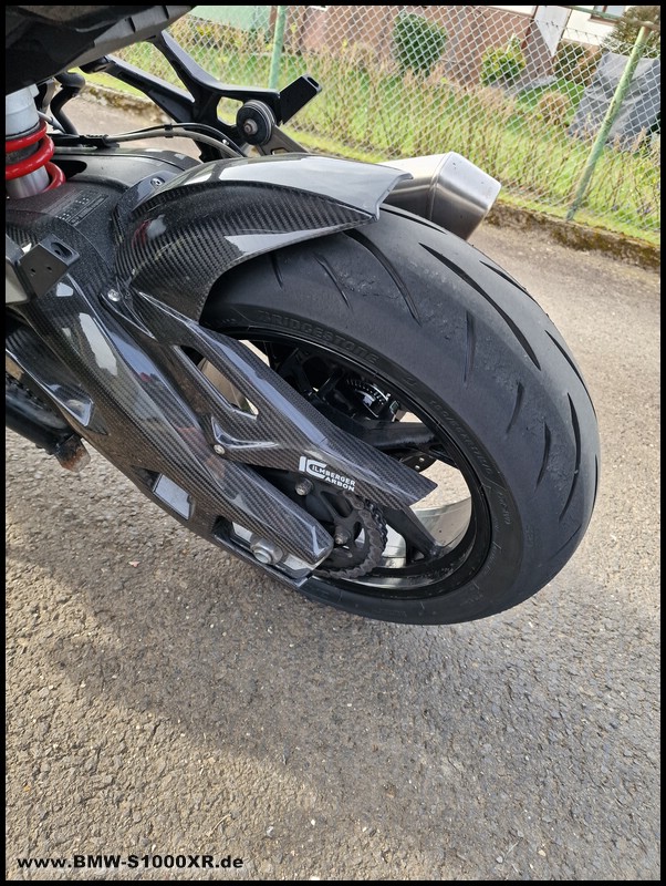 S 23 hinten auf S 1000 XR wieder zu gefahren